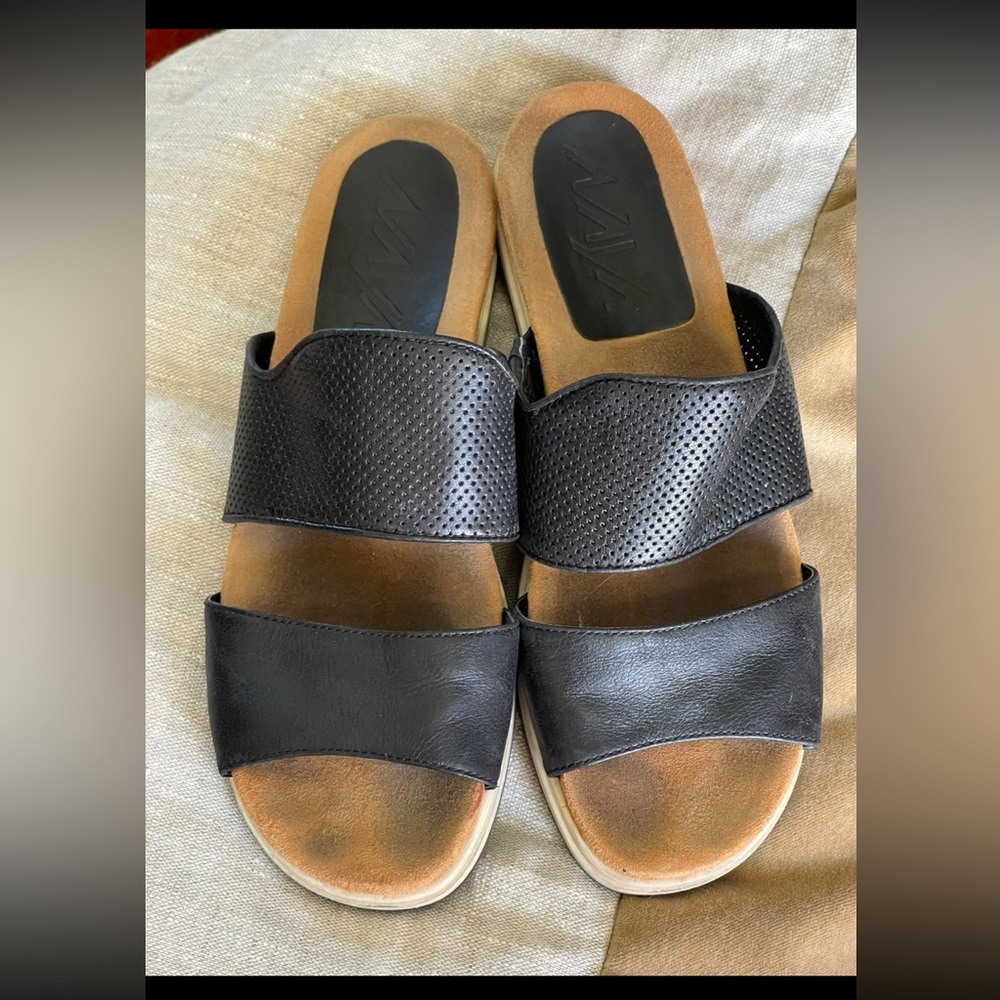 Naya black sandals 8